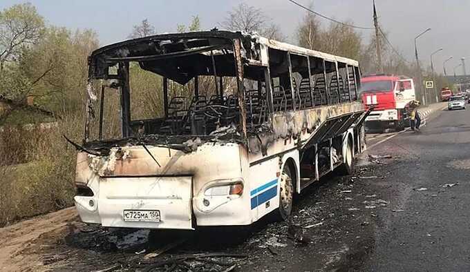 В Подмосковье загорелся пассажирский автобус